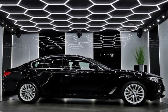 BMW Seria 5 530e xDrive Luxury Line