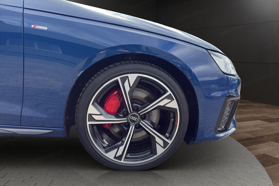 Audi A4 45 TFSI quattro S Line Competition Plus