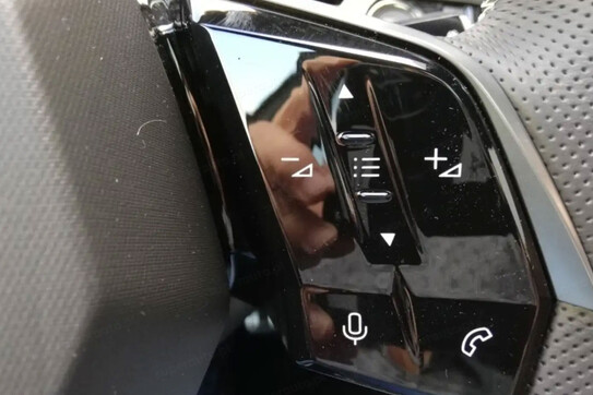 Peugeot 5008 GT 1.2 PureTech mHEV e-DCS6
