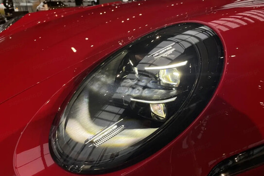 Porsche 911 Carrera 4 GTS