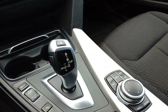 BMW Seria 3 Gran Turismo 320i GPF xDrive aut