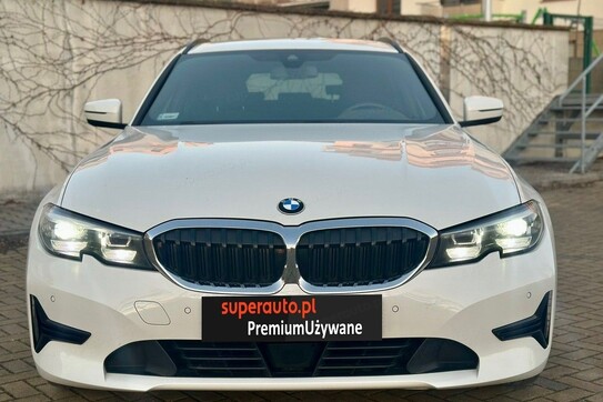 BMW Seria 3 Touring 318d Sport Line
