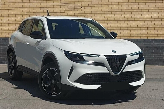 Alfa Romeo Junior Ibrida Q4
