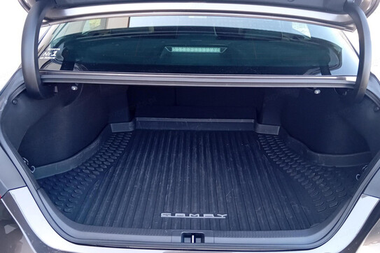 Toyota Camry 2.5 Hybrid Prestige