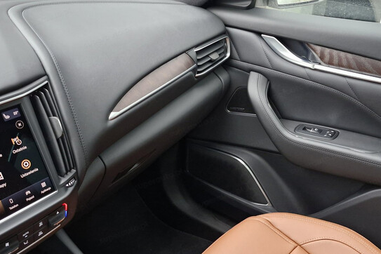 Maserati Levante GT AWD Nerissimo Sport