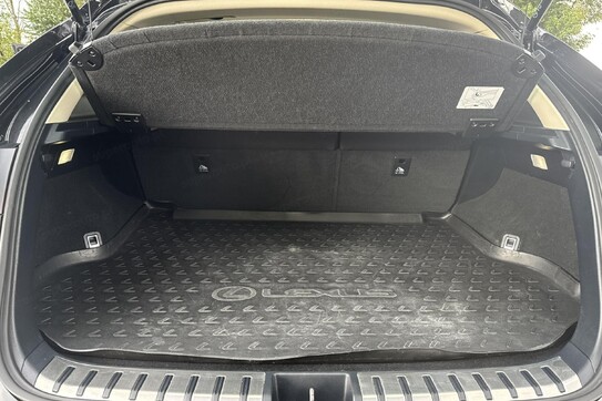 Lexus NX 300h Business Edition AWD