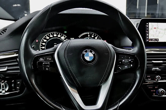 BMW Seria 5 530e xDrive Luxury Line