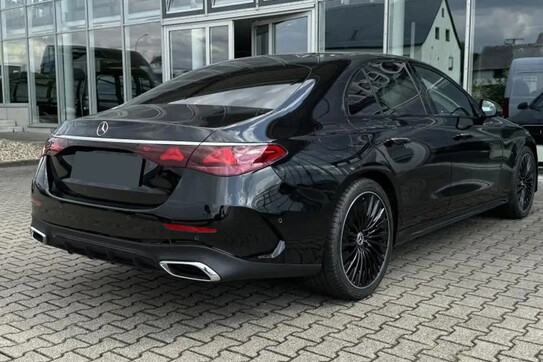 Mercedes E Klasa 220 d 4-Matic AMG