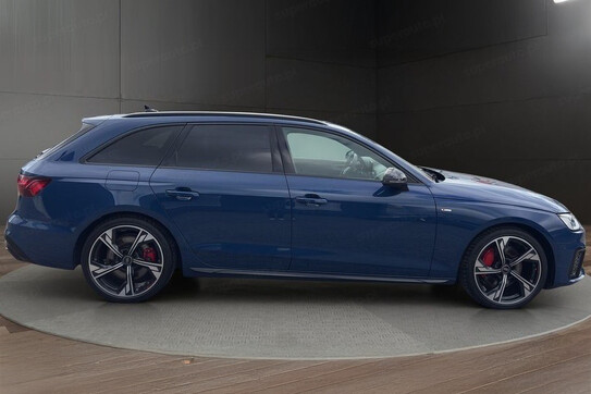 Audi A4 45 TFSI quattro S Line Competition Plus
