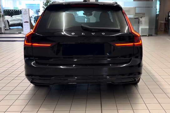 Volvo V90 T6 AWD Plug-In Hybrid Plus Dark