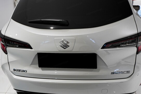 Suzuki Swace Elegance 1.8 Hybrid CVT