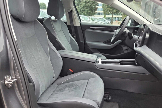 Volkswagen Passat 1.5 eTSI Business DSG