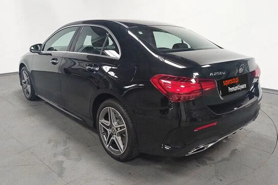 Mercedes Klasa A 250 e AMG Line