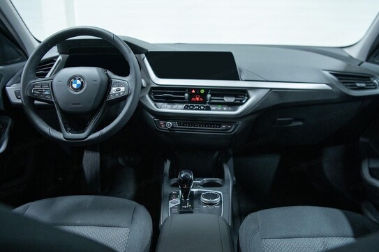 BMW Seria 1 118i Advantage