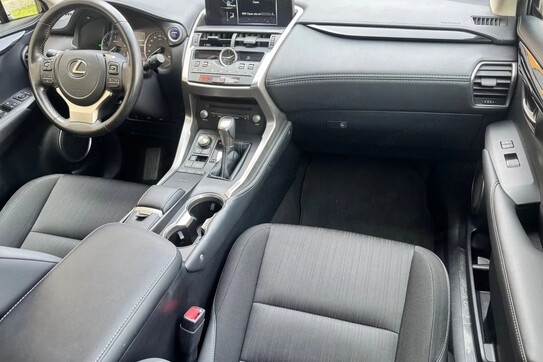 Lexus NX 300h Elegance 2WD