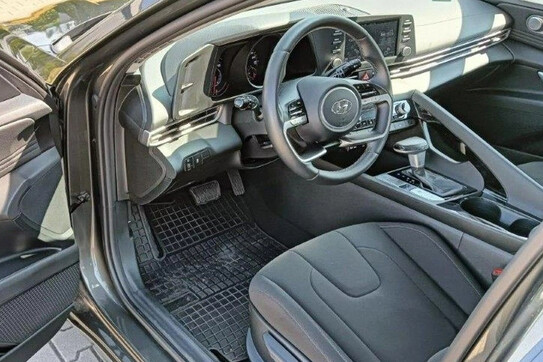 Hyundai Elantra 1.6 Smart