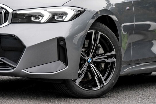 BMW Seria 3 Touring 330i xDrive M Sport