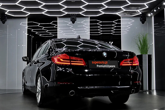 BMW Seria 5 530e xDrive Luxury Line