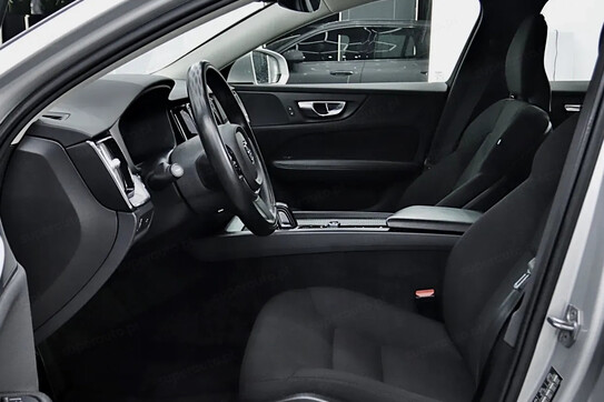 Volvo V60 B4 B Momentum Pro