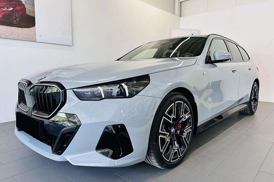 BMW Seria 5 Touring 540d xDrive M Sport