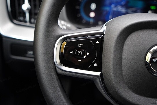 Volvo XC60 T6 Plug-In Hybrid AWD Plus Bright