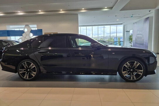 BMW Seria 7 740d xDrive M Sport