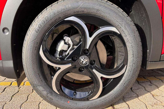 Alfa Romeo Junior 1.2 Ibrida Speciale
