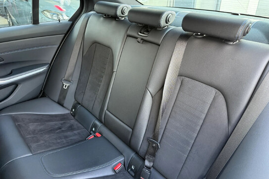 BMW Seria 3 320d xDrive M Sport