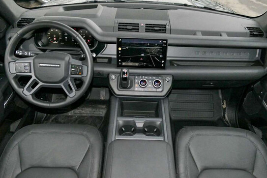 Land Rover Defender 110 D300 X-Dynamic HSE