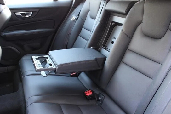 Volvo V60 B4 Momentum Pro