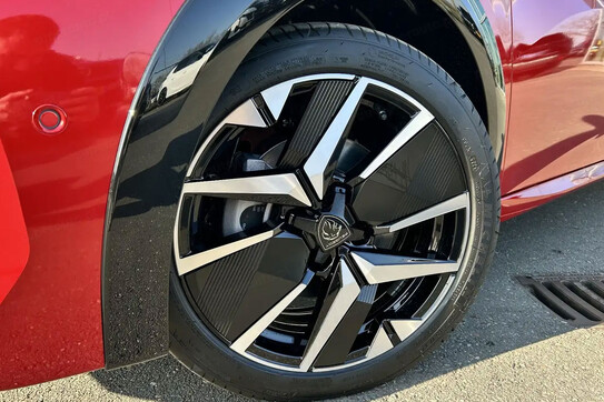 Peugeot 208 GT eDCS 1.2 mHEV