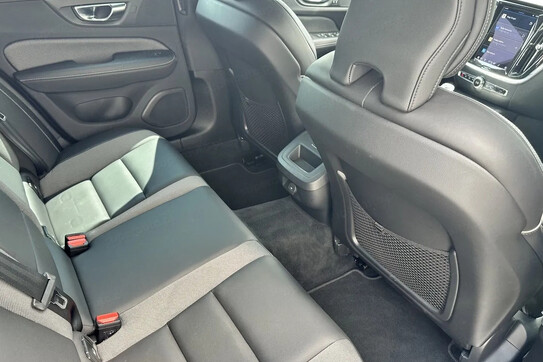 Volvo V60 B4 B Plus Dark