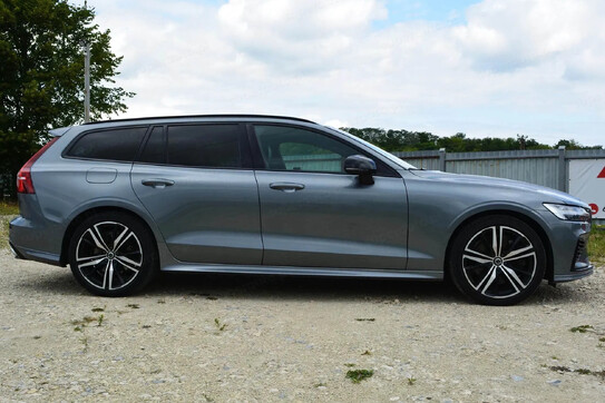 Volvo V60 T8 AWD Plug-In Hybrid R-Design aut