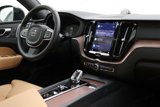 Volvo XC60 T6 Plug-In Hybrid AWD Plus Bright