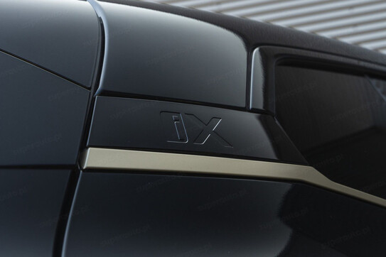 BMW iX xDrive50