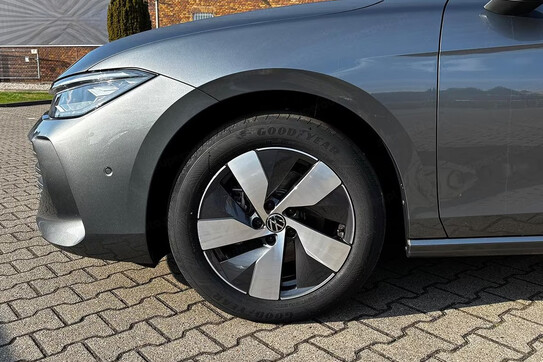 Volkswagen Passat Business Plus 1.5 TSI mHEV DSG