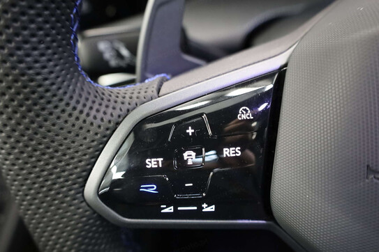 Volkswagen Golf R 2.0 TSI 4Motion