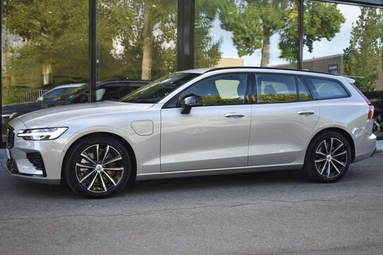 Volvo V60 T6 AWD Plug-In Hybrid Plus Dark