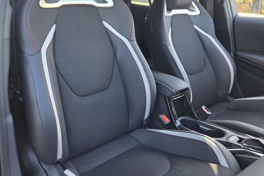 Toyota Corolla GR Sport 2.0 Hybrid Dynamic Force