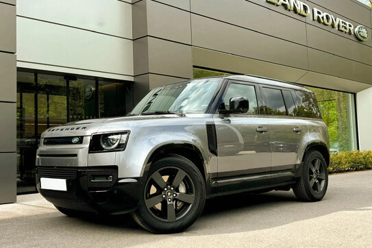 Land Rover Defender 110 D300 X-Dynamic HSE