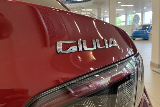 Alfa Romeo Giulia Intensa Q4