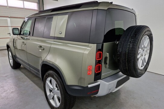 Land Rover Defender 110 X-Dynamic SE