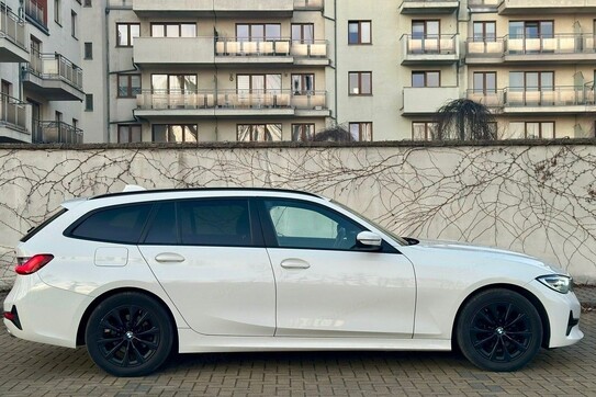 BMW Seria 3 Touring 318d Sport Line