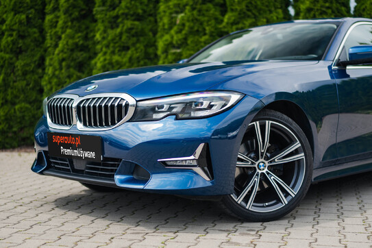 BMW Seria 3 320d xDrive Luxury Line
