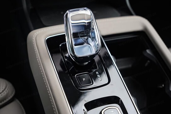 Volvo XC90 T8 AWD Plug-In Hybrid Plus Bright 7os