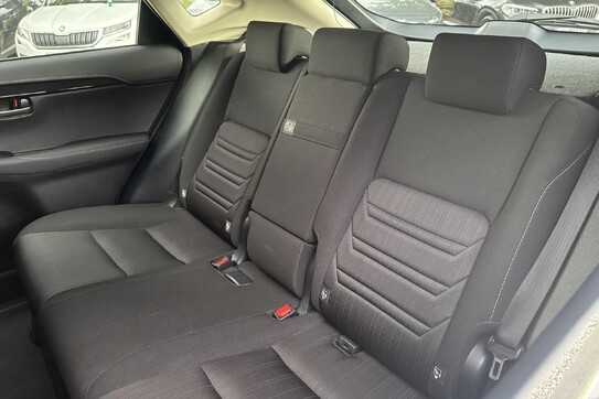 Lexus NX 300h Business Edition AWD