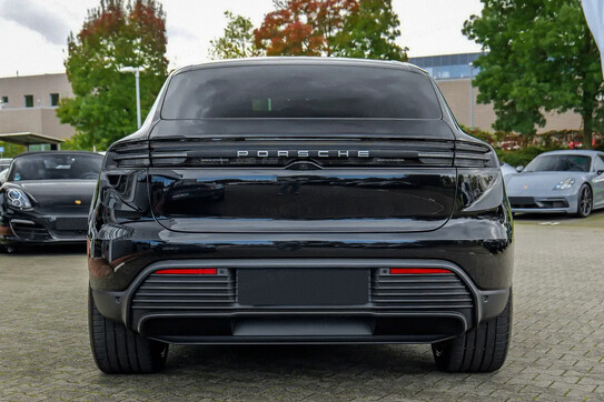 Porsche Macan 4