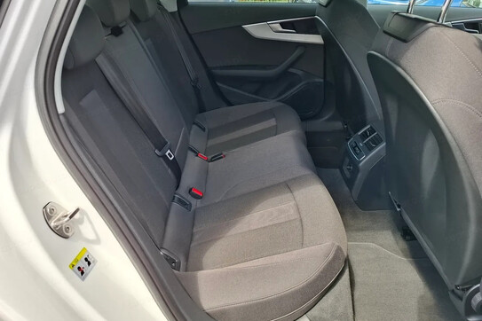 Audi A4 35 TFSI Advanced