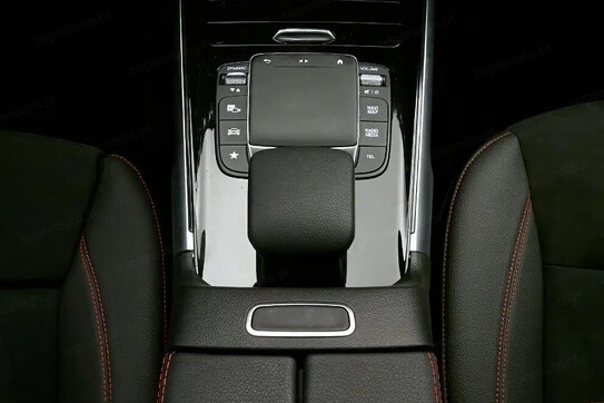 Mercedes GLB 200 4-Matic AMG Line 8G-DCT