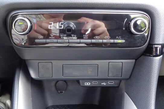 Toyota Yaris Comfort 1.5 Hybrid